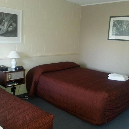 Midtown Motor Inn Уонгануи Экстерьер фото
