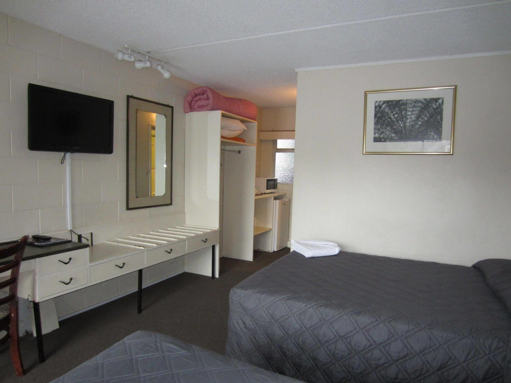 Midtown Motor Inn Уонгануи Экстерьер фото